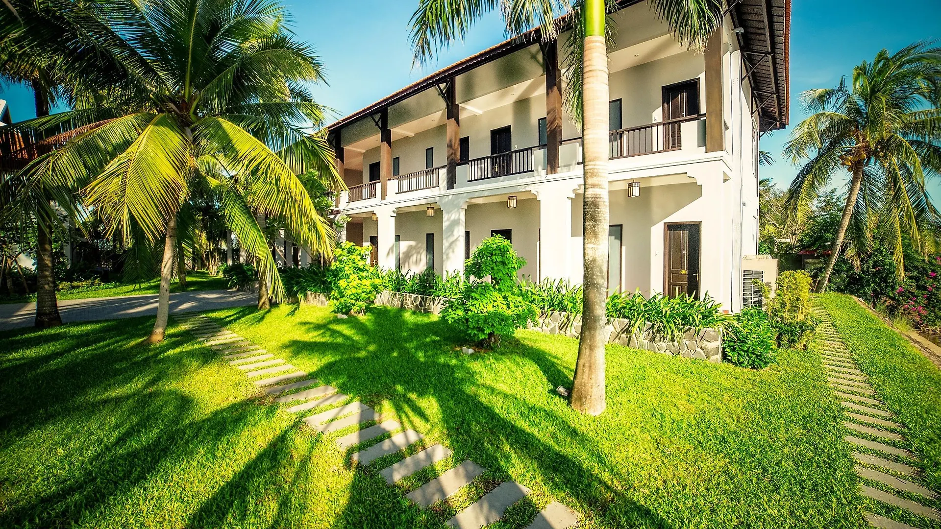 ****  Hoi An Beach Resort Vietnam