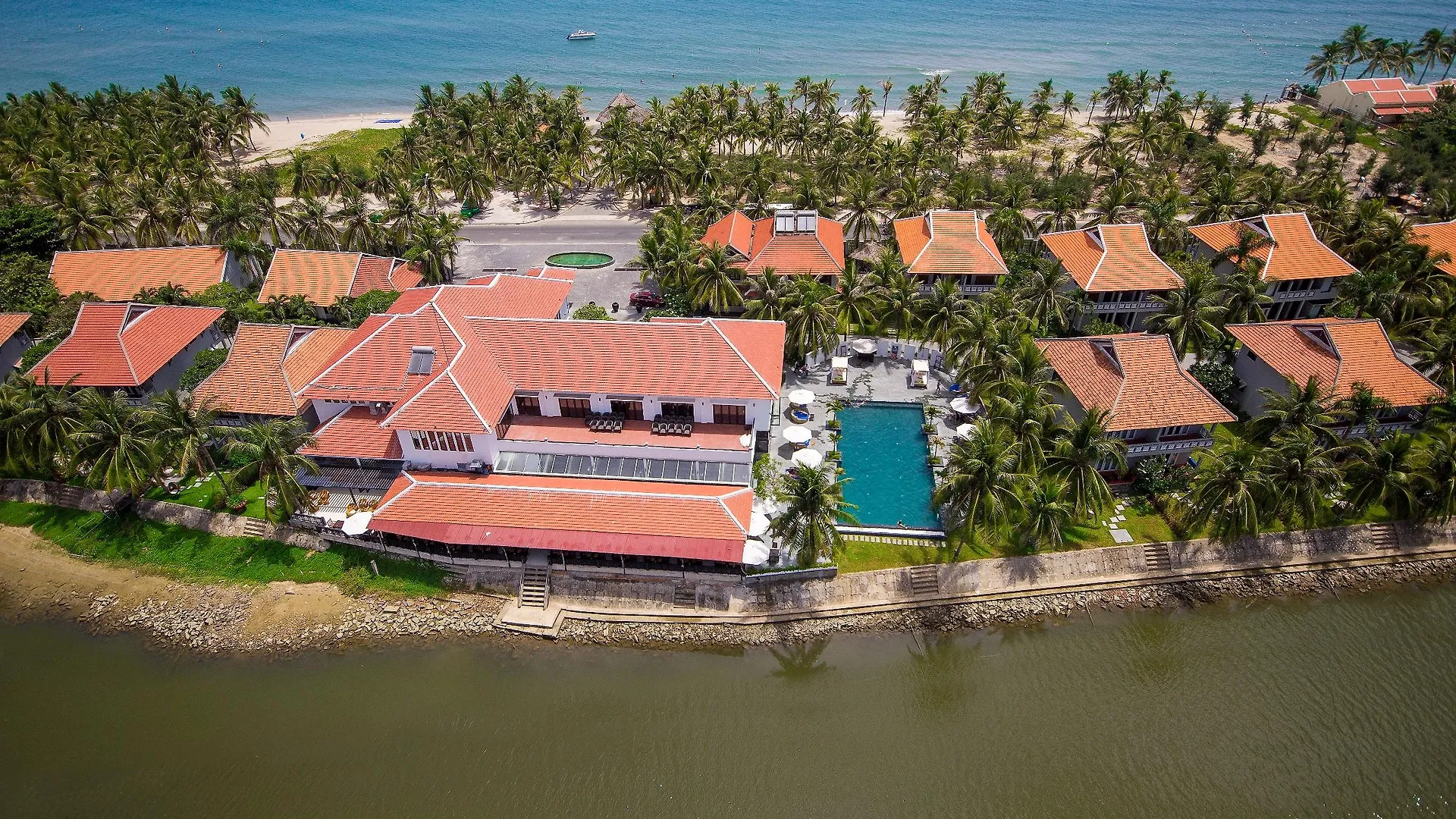 Hoi An Beach Resort 4*, Hội An